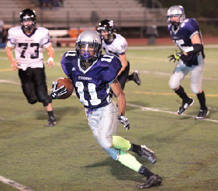 Davis 55 Yard Run Sparks Win Over Falcons Sedona Red Rock News